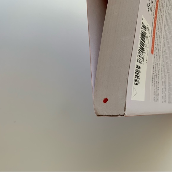 Thrive by Arianna Huffington paperback book - Picture 4 of 11